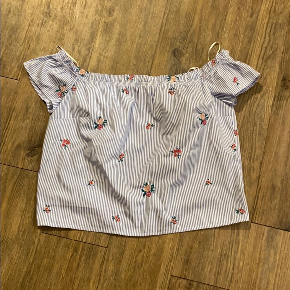 Floral off the shoulder crop top!!